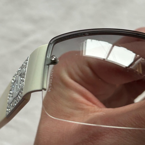 💋Y2K CHANEL RIMLESS SUNGLASSES💋 - Picture 10 of 11